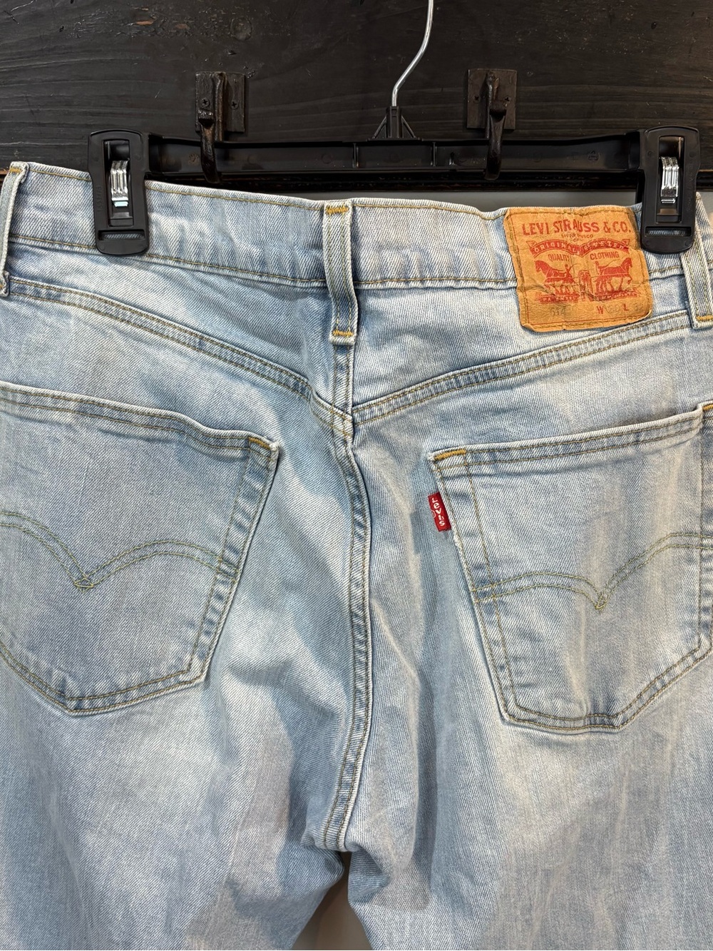 Levi’s 514 Light Wash Distressed Straight Leg Jeans Size 30x32